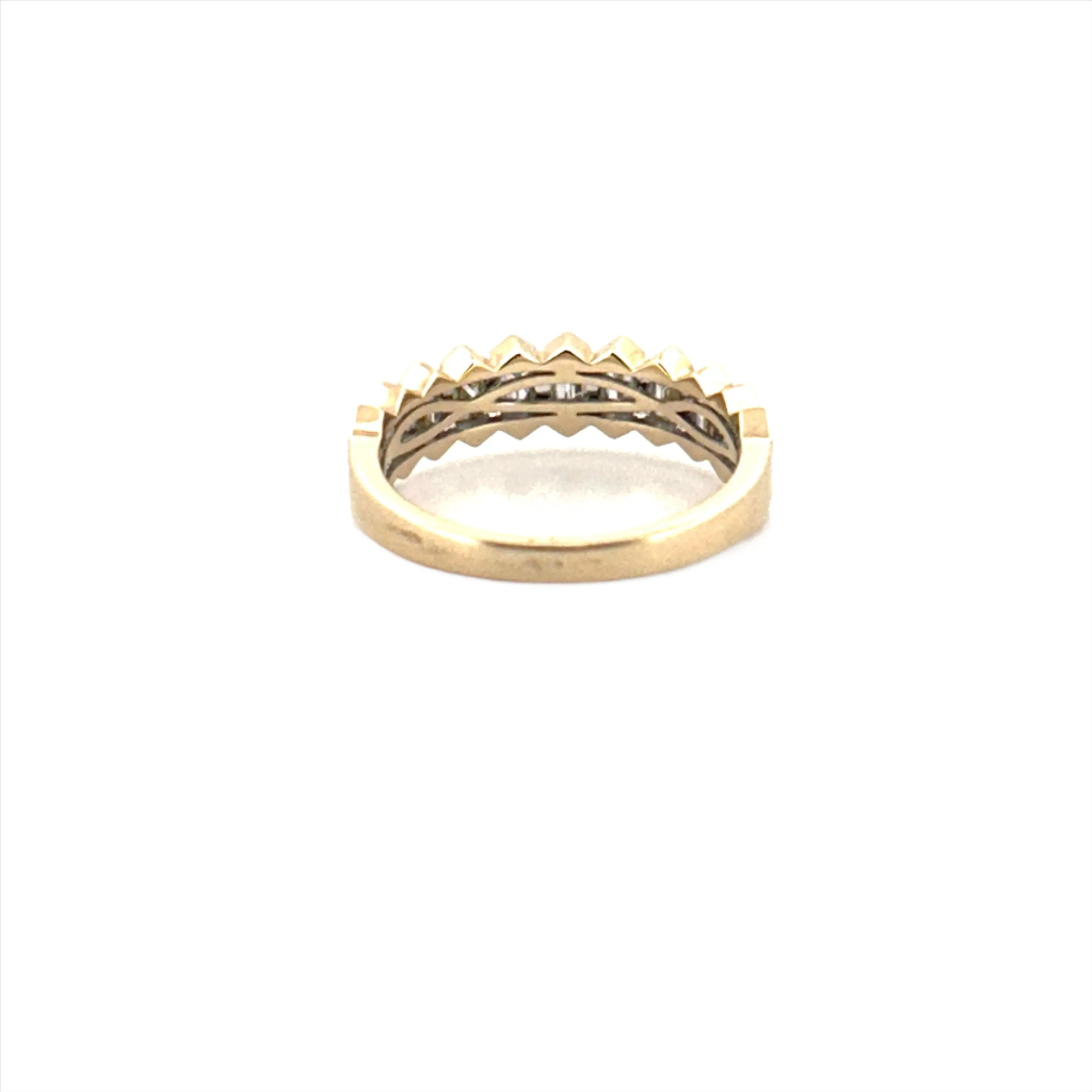 14K Gold Fluted Baguette Bezel Diamond Fashion Band