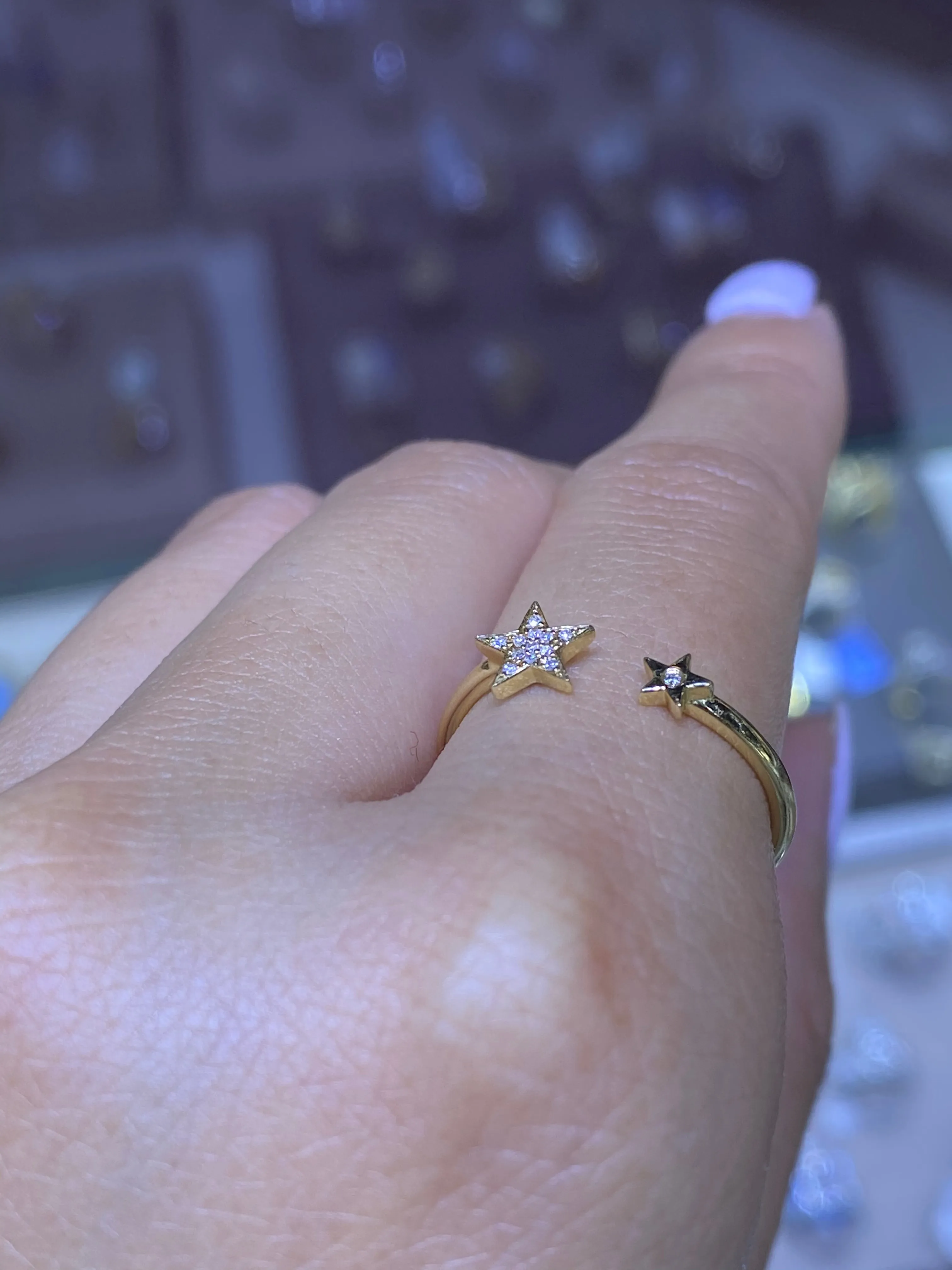 14k Gold Open Star Shape Diamond Band