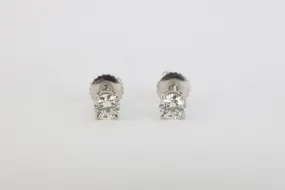 14k White Gold Stud Earrings with 0.50tcw Diamonds (0.95g.)