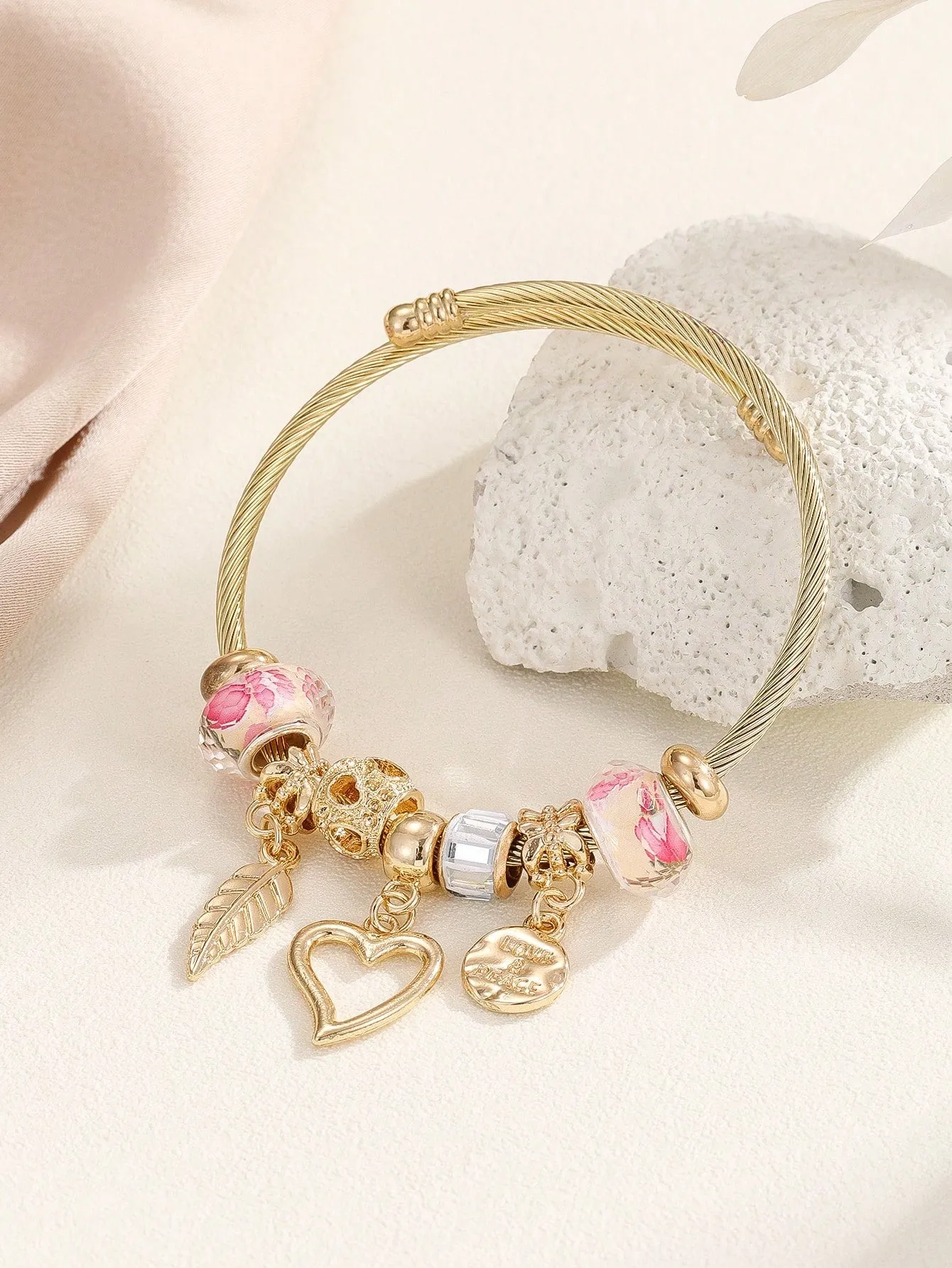 1pc Fashionable Feather & Heart Decor Bangle For Women For Daily Decoration