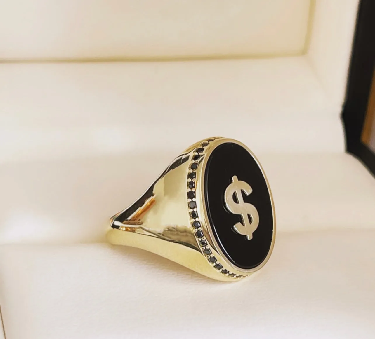 Onyx Dollar ring MR188