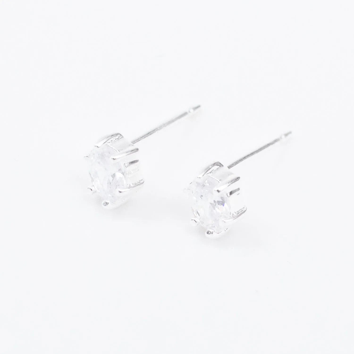 Silver Oval Cubic Zirconia Claw Shaped Studs