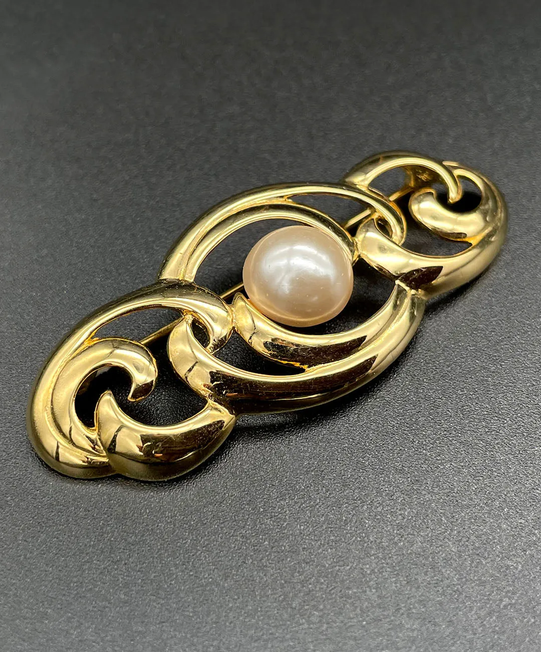 【USA輸入】 ヴィンテージ NAPIER パール ブローチ/Vintage NAPIER Pearl Swirl Brooch