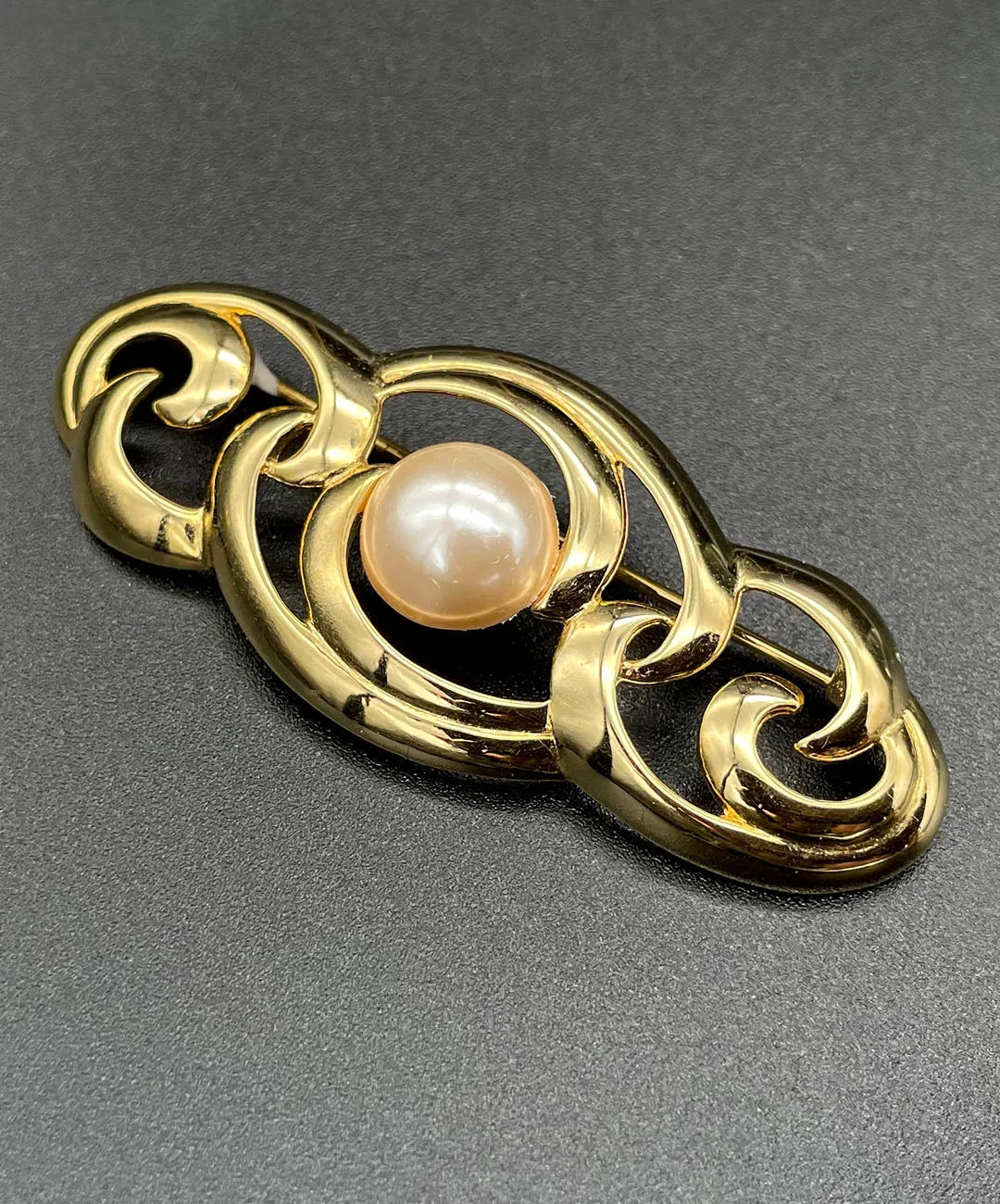 【USA輸入】 ヴィンテージ NAPIER パール ブローチ/Vintage NAPIER Pearl Swirl Brooch