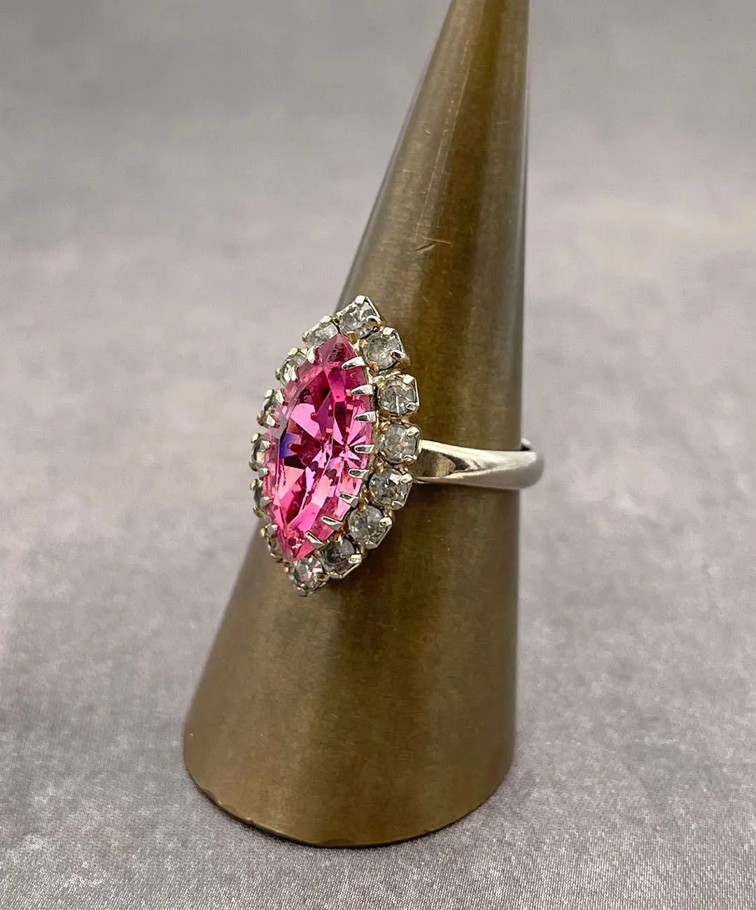 【USA輸入】ヴィンテージ ピンク ビジュー リング/Vintage Pink Bijou Ring